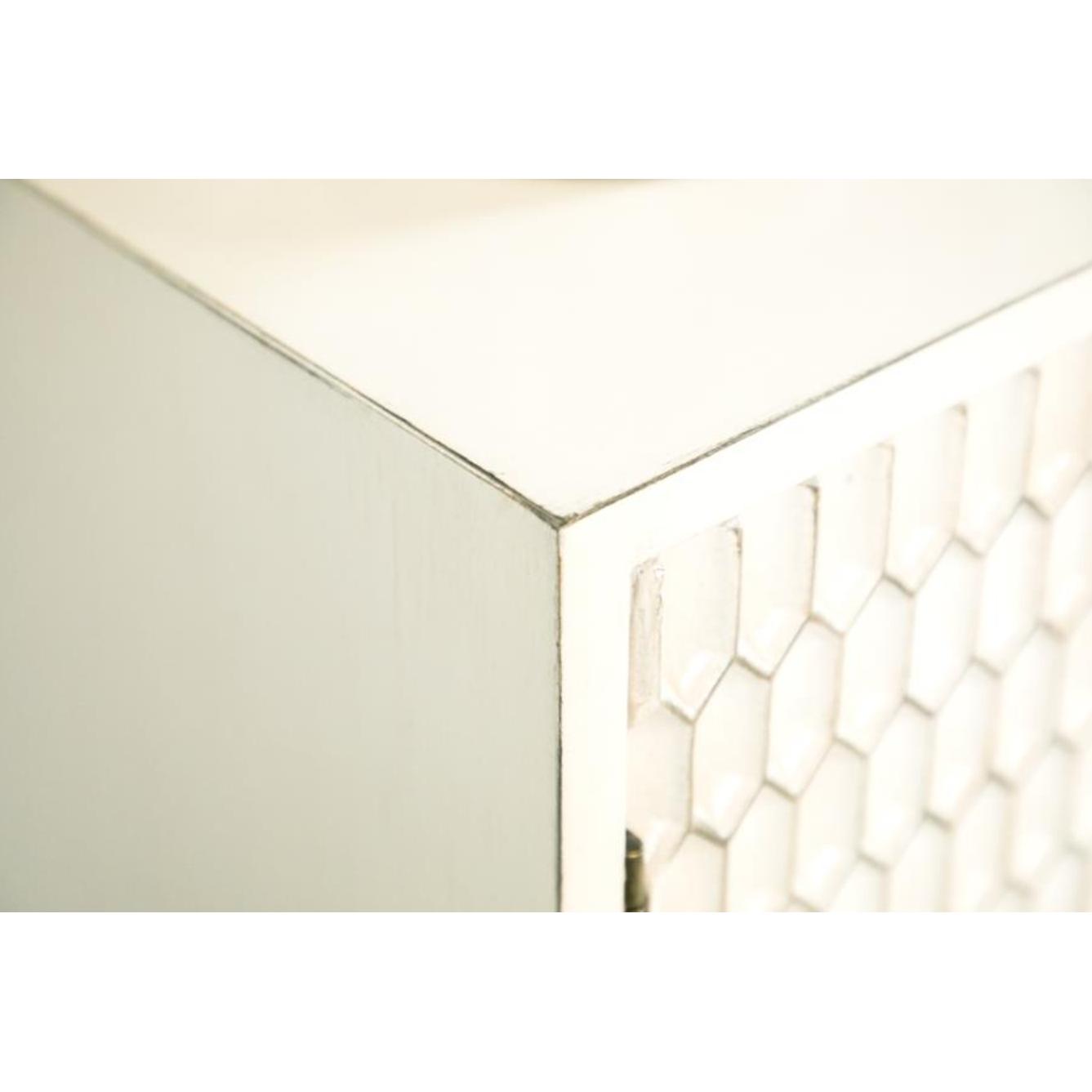 Coaster Furniture Gambon 953401 2-door Wood Honeycomb Pattern Accent Cabinet - White IMAGE 7