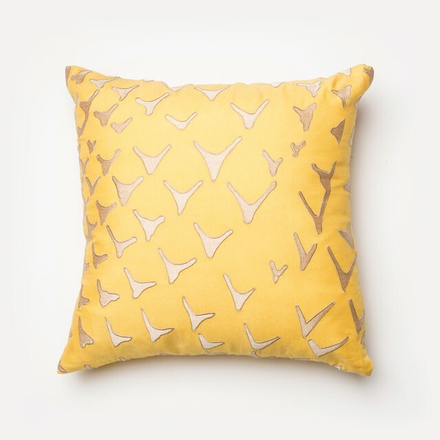 Furniture of America Decorative Pillows Decorative Pillows PL4102-PK IMAGE 2