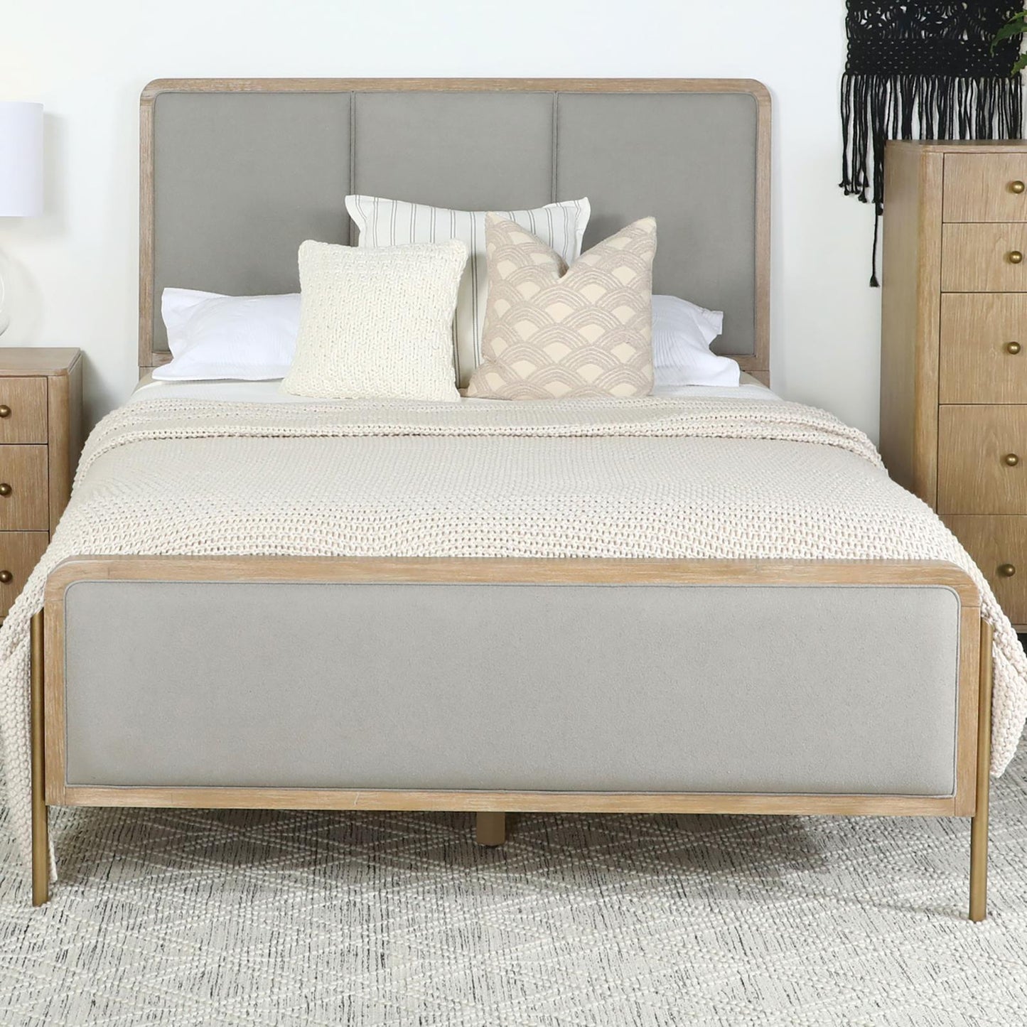Coaster Furniture Arini 224301Q Upholstered Queen Panel Bed - Sand Wash and Grey IMAGE 10