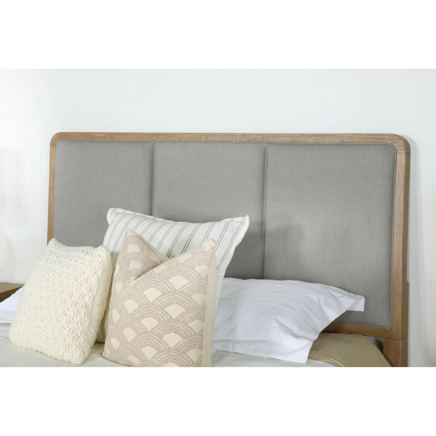 Coaster Furniture Arini 224301Q Upholstered Queen Panel Bed - Sand Wash and Grey IMAGE 12