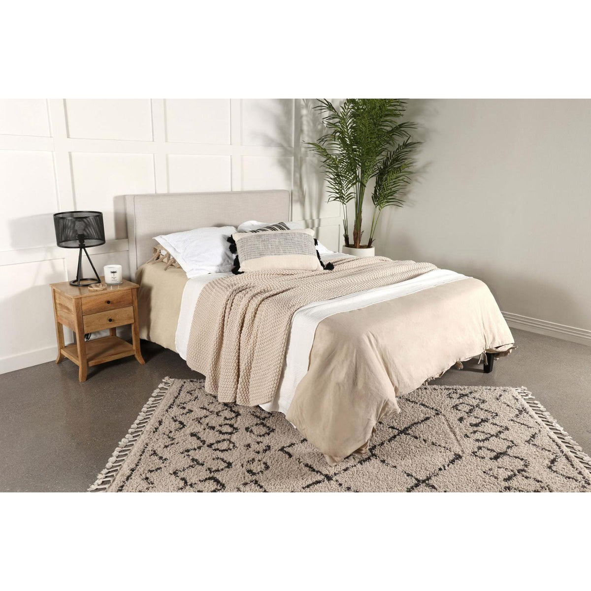 Coaster Furniture Kosmo 315993QF Upholstered Queen or Full Panel Headboard - Sand IMAGE 7