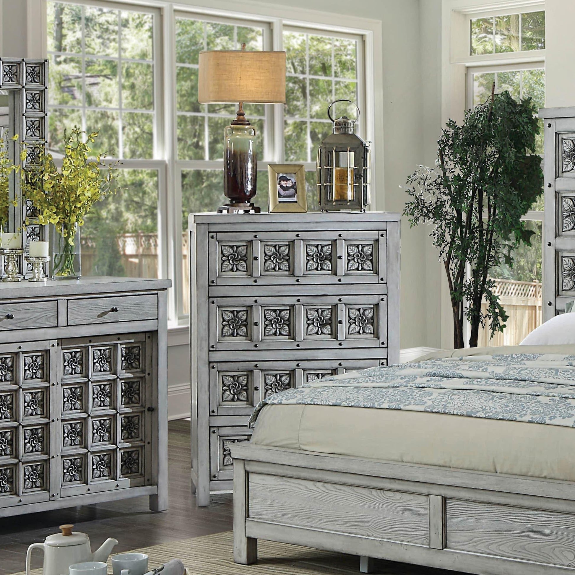  Furniture of America Pantaleon 4-Drawer Chest CM7392C IMAGE 2