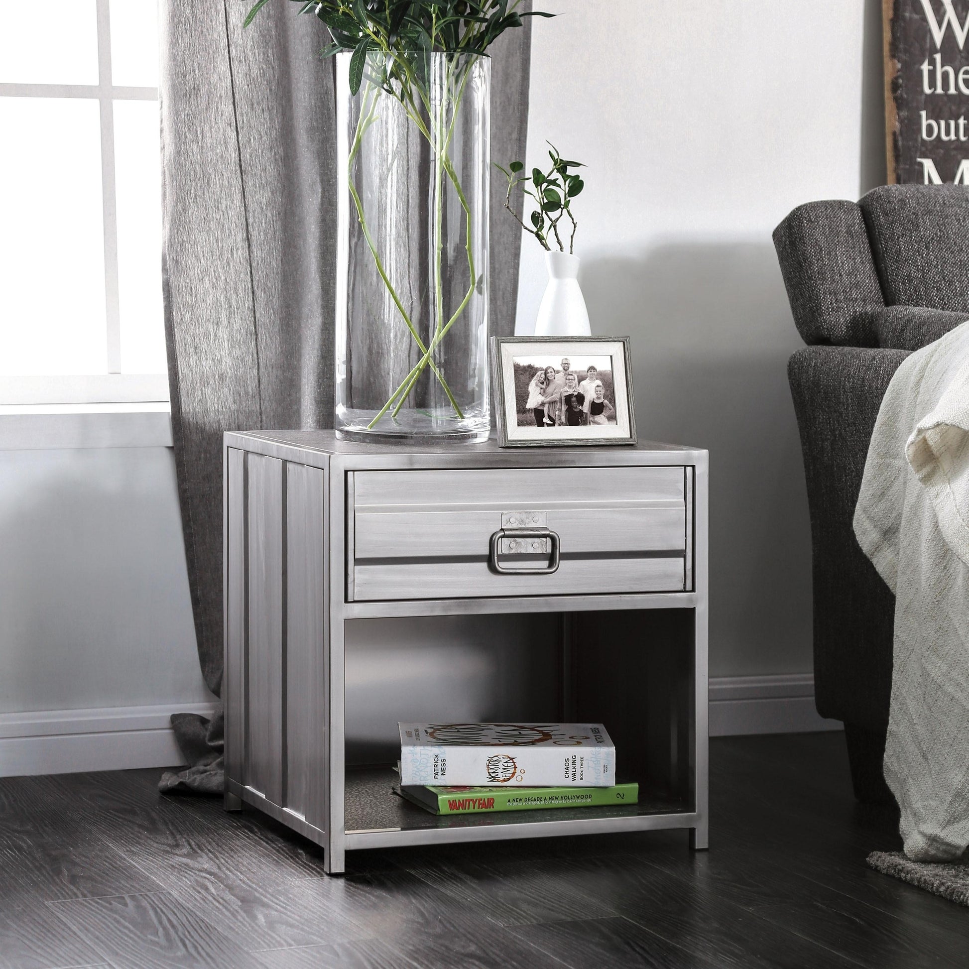  Furniture of America Mccredmond 1-Drawer Nightstand CM7075N IMAGE 3