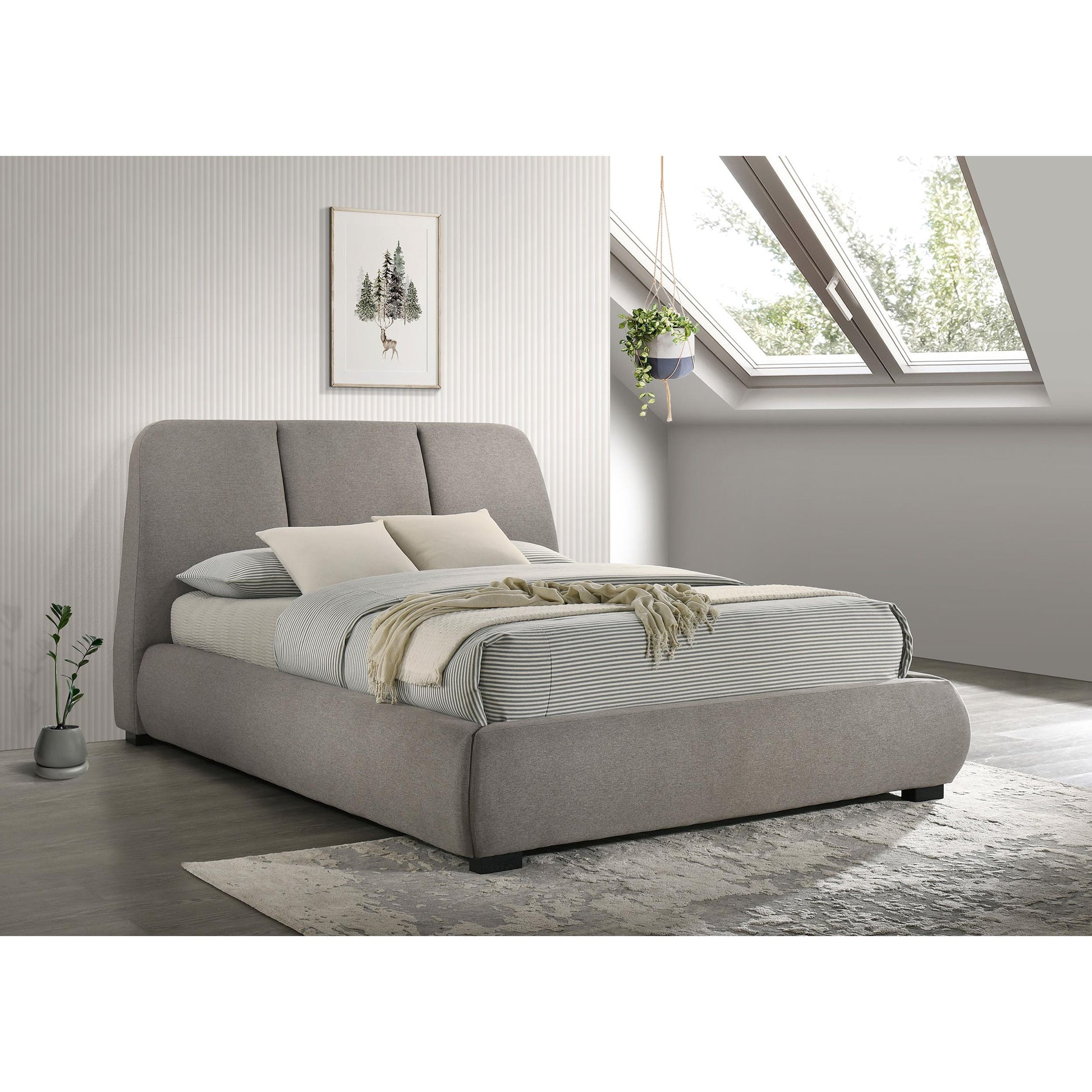  Coaster Furniture Mokena 310090Q 46-inch Upholstered Queen Platform Bed - Taupe IMAGE 6
