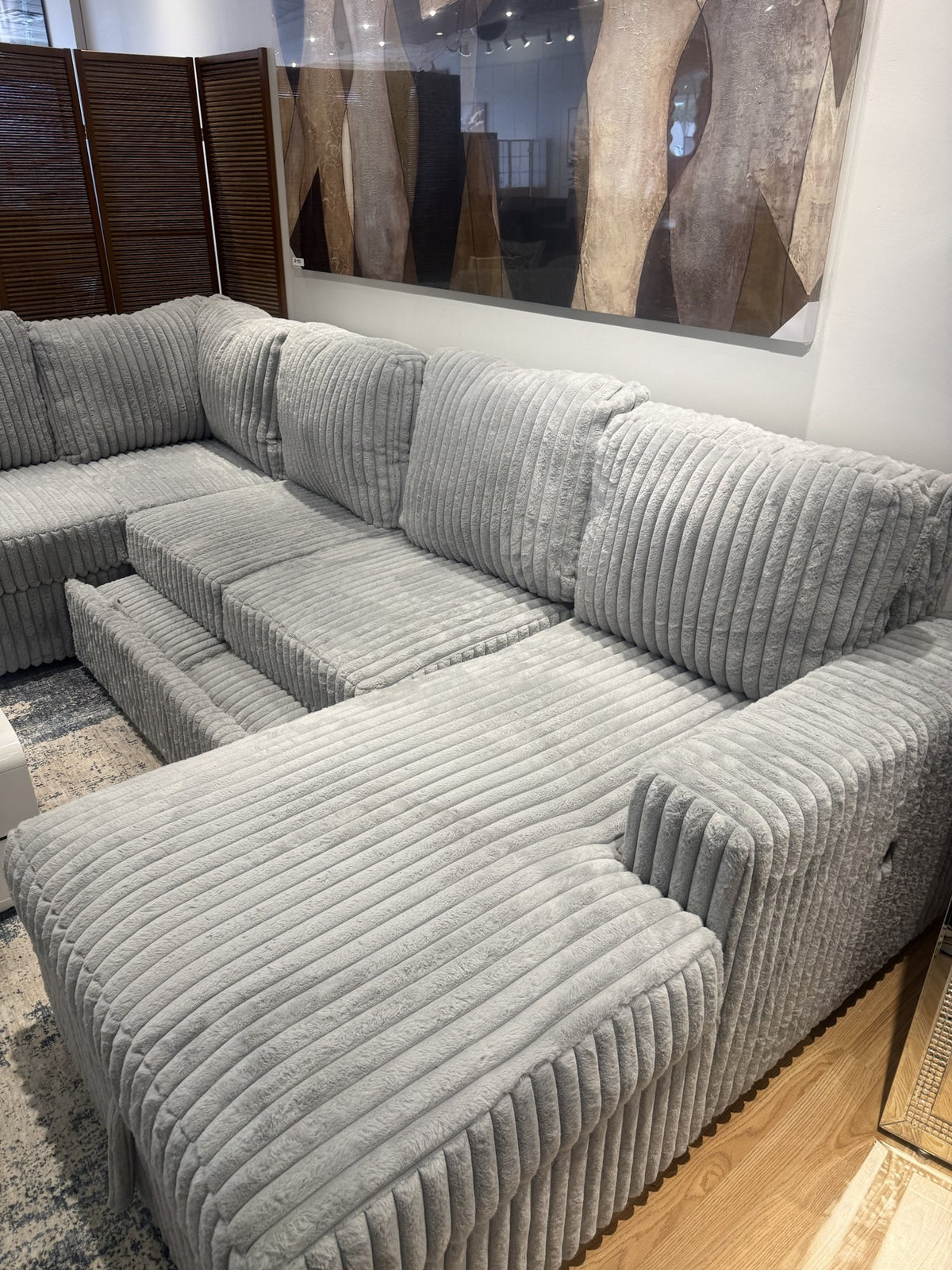 Divine sectional storage chaise and pull-out bed